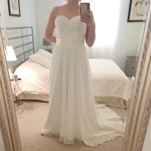 Off White Satin And Chiffon Wedding Dress With Sweetheart Neckline And Train
